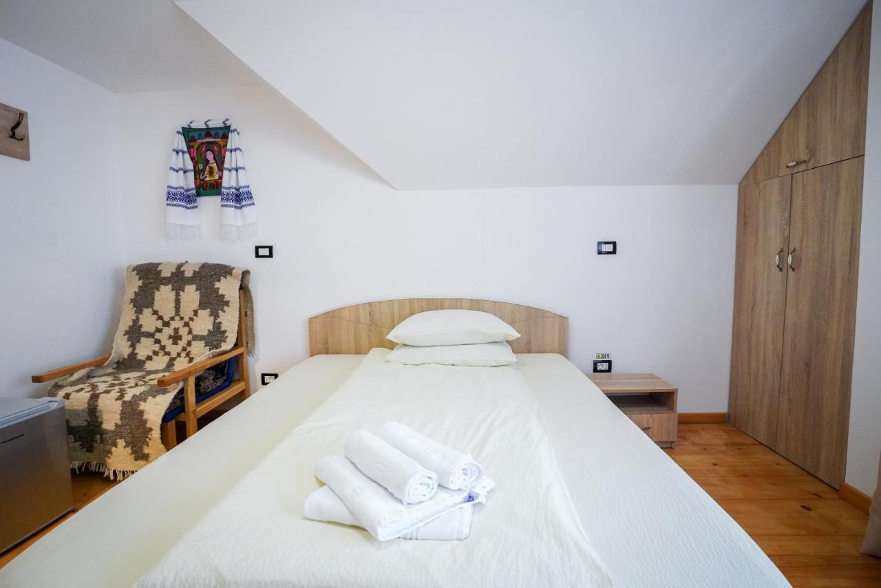 Hotel Casa Luca Viseu de Jos Esterno foto